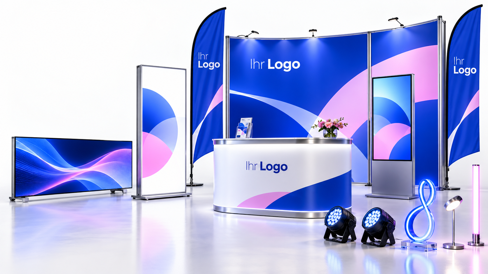 Designbeispiel mit Messestand, Leuchtkästen, digitaler Stele, LED-Display und verschiedenen Leuchten